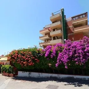 Pietrenere Giardini Naxos